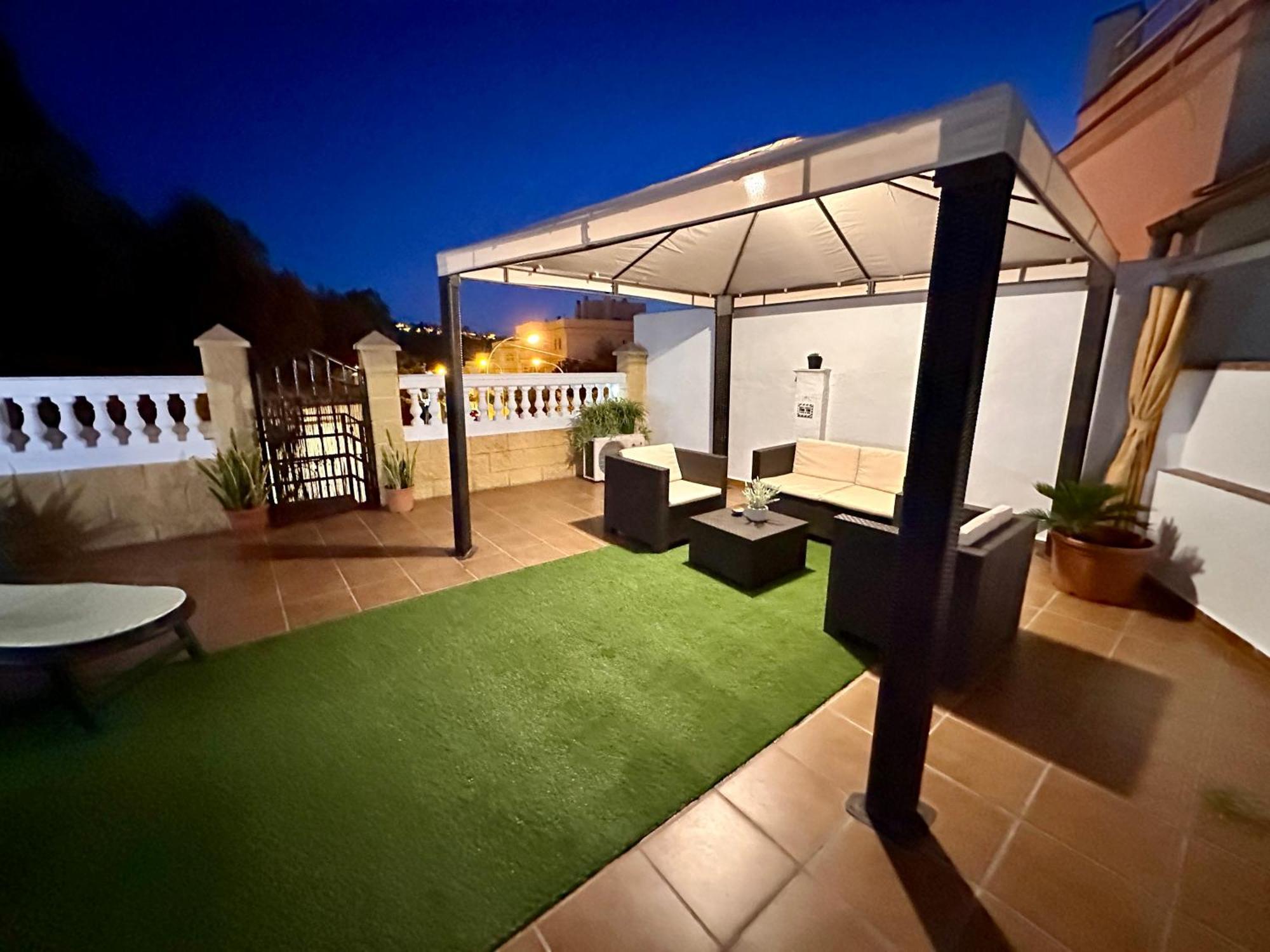 マラガ The House In Toquero Solarium Views To The Alcazabaヴィラ エクステリア 写真